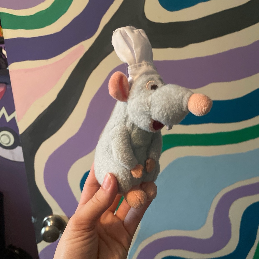 Remy Magnetic Shoulder Plush